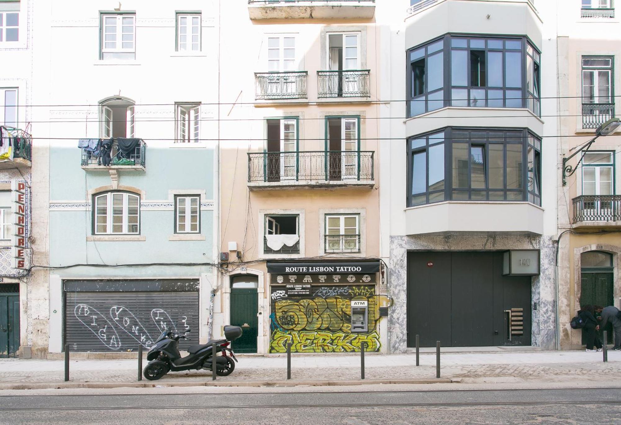 Cozy Apartment In Amazing Location! Lisboa Dış mekan fotoğraf