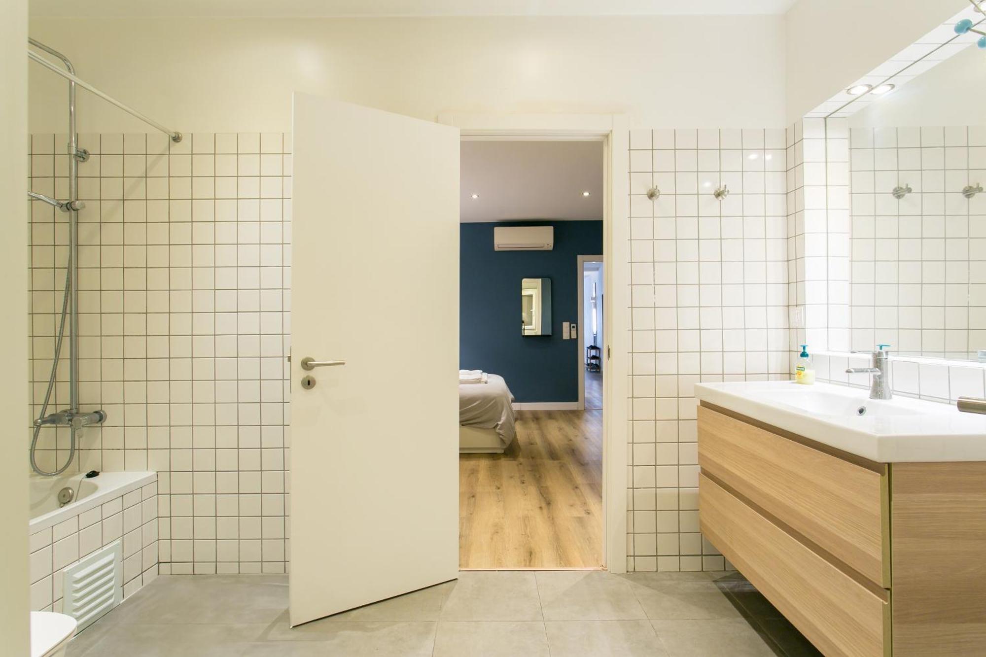 Cozy Apartment In Amazing Location! Lisboa Dış mekan fotoğraf